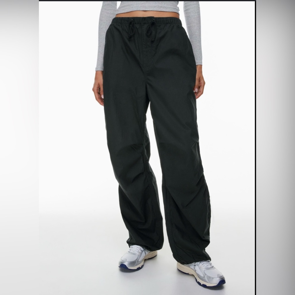 TNA Aritzia Black Parachute Pants Size Small
